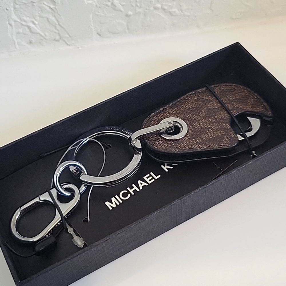 NWT MICHAEL KORS bottle opener keyfob - Picture 2 of 7